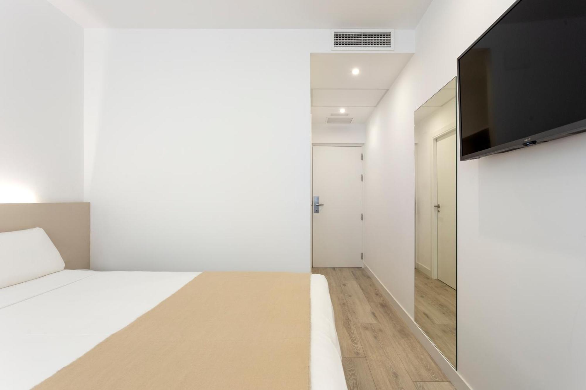 Hotel Bestprice Alegria มาดริด ภายนอก รูปภาพ