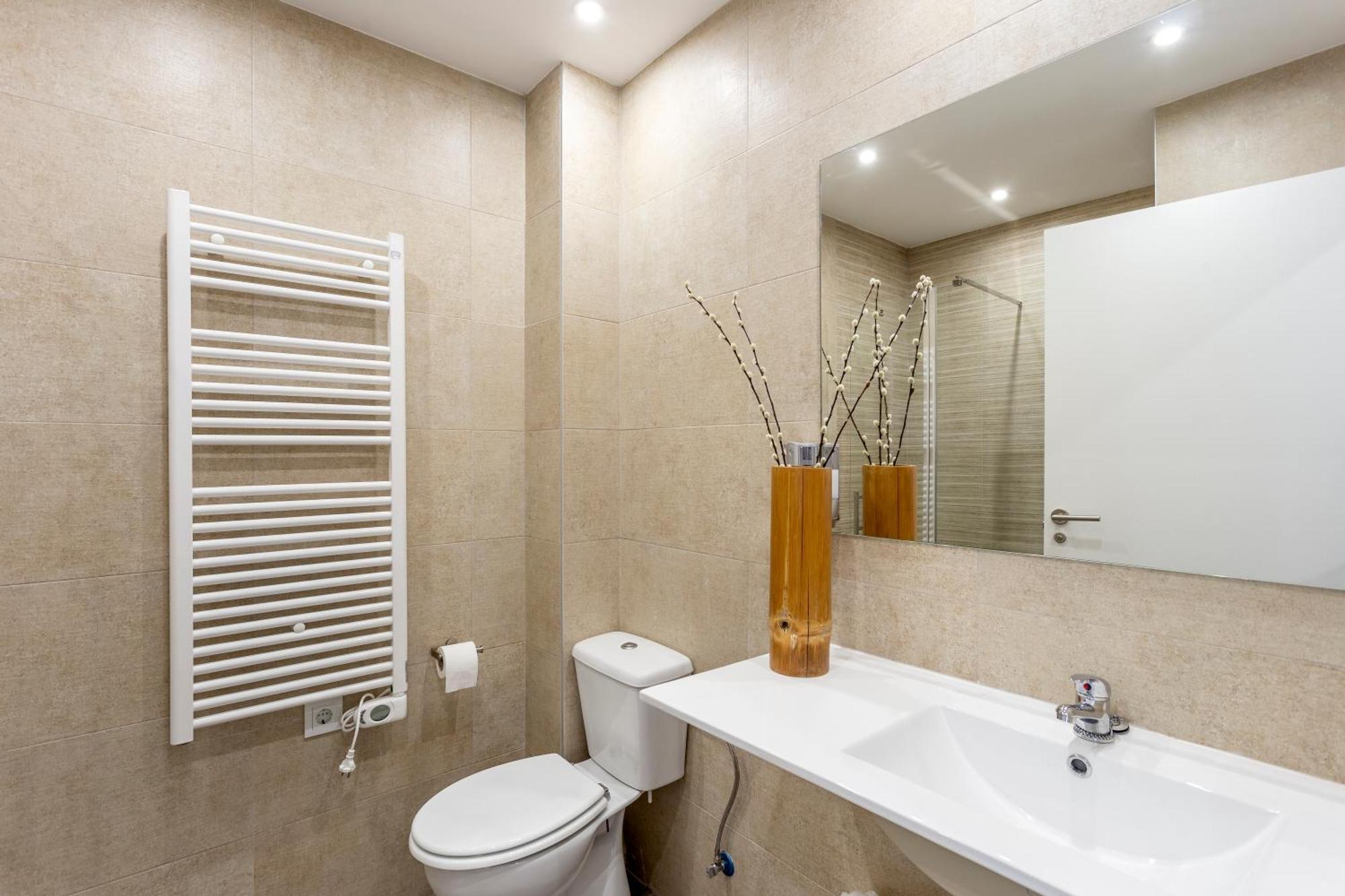 Hotel Bestprice Alegria มาดริด ภายนอก รูปภาพ